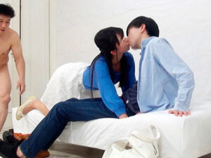 彼氏と何が起きてもディープキスをしていたら１００万円！！後ろから突然男優チンコに突かれ激イキ！！