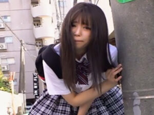 JKのパイパンマンコにリモバ仕込んでエロエロ散歩！！散歩あとは濡れ濡れマンコに即ハメ中出し！！