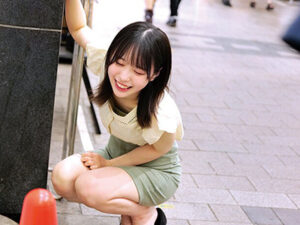 リモバ突っ込んで街ブラ！！我慢できずに野外イキ！！ホテルで濡れ濡れパイパンマンコガン突きイキまくり！！