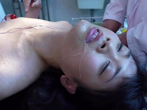 美人JDを新種媚薬の実験台へ！！感じすぎてアへ顔さらしてイキまくる！！