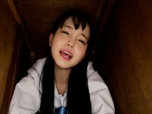 パイパンロリ磔失禁！お漏らしロリをキモオジが襲う！